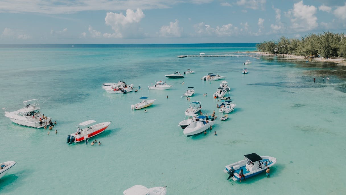 The Cayman Islands for Digital Nomads [Guide 2023] 